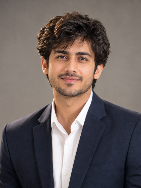 Professional Headshot AI Photo Prompt result